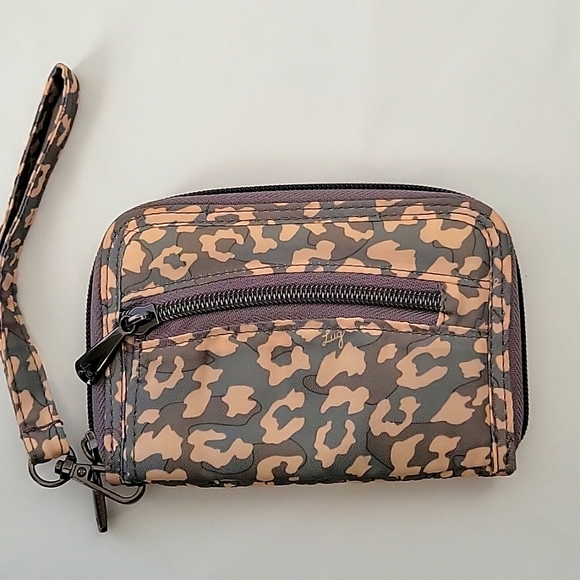 Lug Rodeo Wristlet Camo - Picture 3 of 3